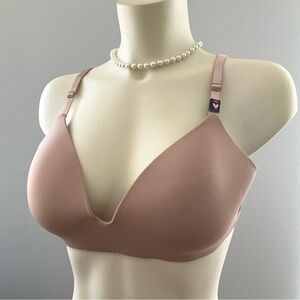 Victoria's Secret NWT Blush 38C T Shirt Lightly Lined Wireless Bra